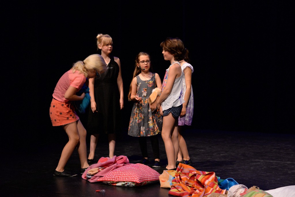../Images/Musical Nanny de Vries 105.jpg